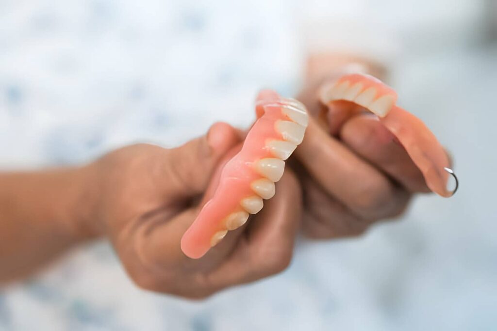 Can Broken Dentures be Repaired?